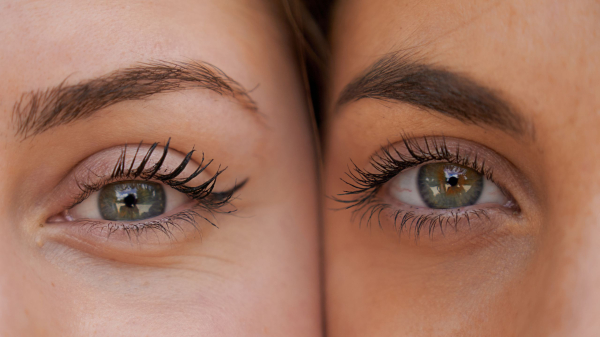Lash Painting: The Makeup Artist Technique for Clump-Free Mascara